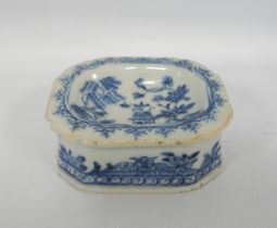 Chinese export porcelain blue and white trencher salt (Qianlong 1736 - 1795) of canted rectangular