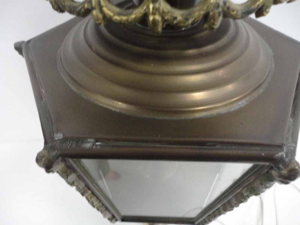 Brass carriage lamp with eagle surmount and hexagonal glazed tapered sides, probably of German - Image 6 of 10