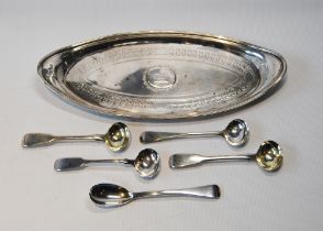 Silver oval snuffers tray, 1796, and five condiment spoons, 127g.