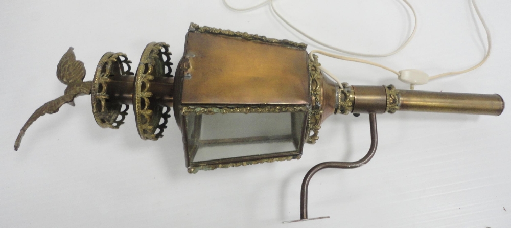 Brass carriage lamp with eagle surmount and hexagonal glazed tapered sides, probably of German - Image 7 of 10