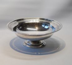 Silver tazza with pierced border, Birmingham 1927, 21cm, 262g.