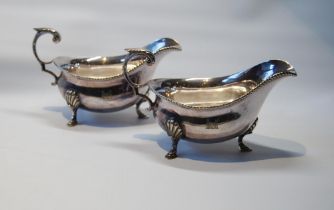 Pair of EP sauce boats of Georgian style by Harrison & Howson, c. 1900.