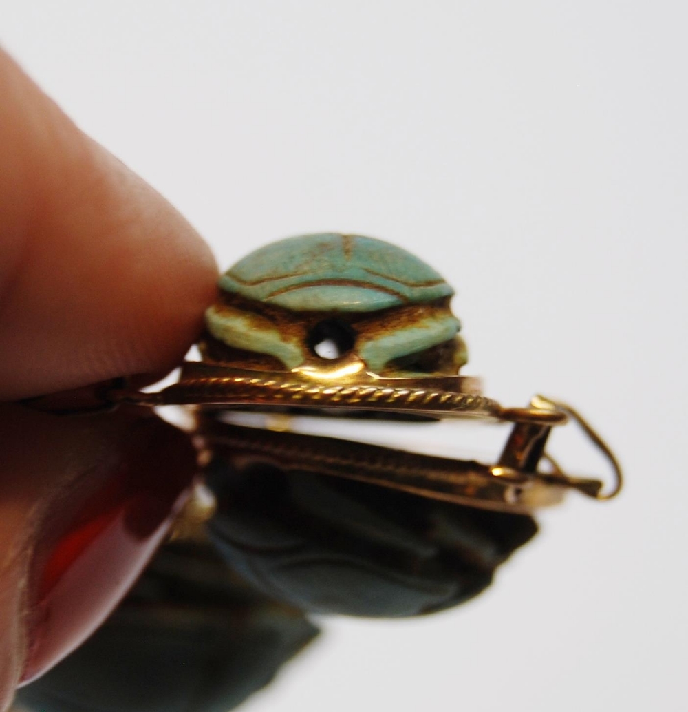 Egyptian gold bracelet with three scarabs, probably 9ct, c. 1920. - Image 8 of 8