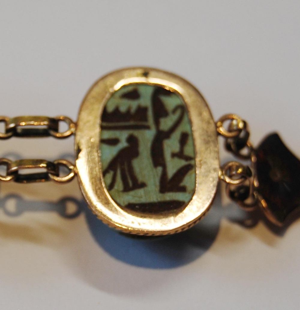 Egyptian gold bracelet with three scarabs, probably 9ct, c. 1920. - Image 7 of 8