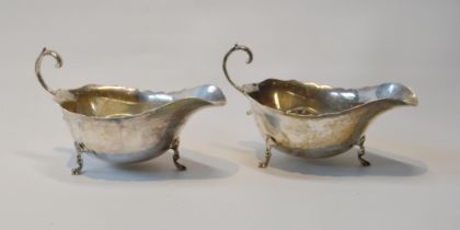 Pair of silver cream or sauce boats with cut edges, Birmingham 1913, 152g.
