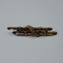 Victorian gold double bar brooch, '15ct', 4.6g.