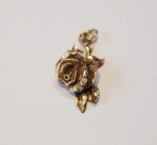 9ct gold rose pendant, 1960, 4.8g.