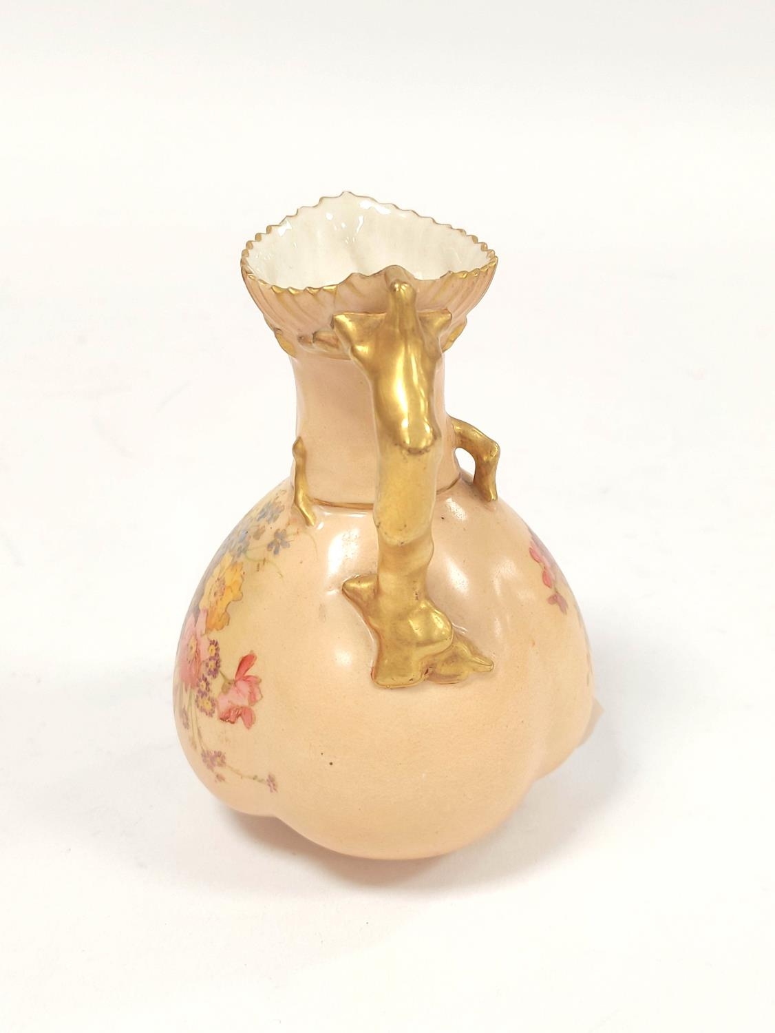 Group of Royal Worcester porcelain, circa early 20th century,to include blush ivory jug decorated - Image 6 of 10