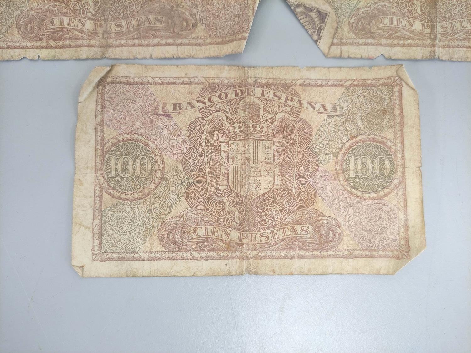 Spain. Three Banco de Espana, 100 Peseta banknotes all 9 January 1940, serial numbers A0.784.507, - Image 4 of 4