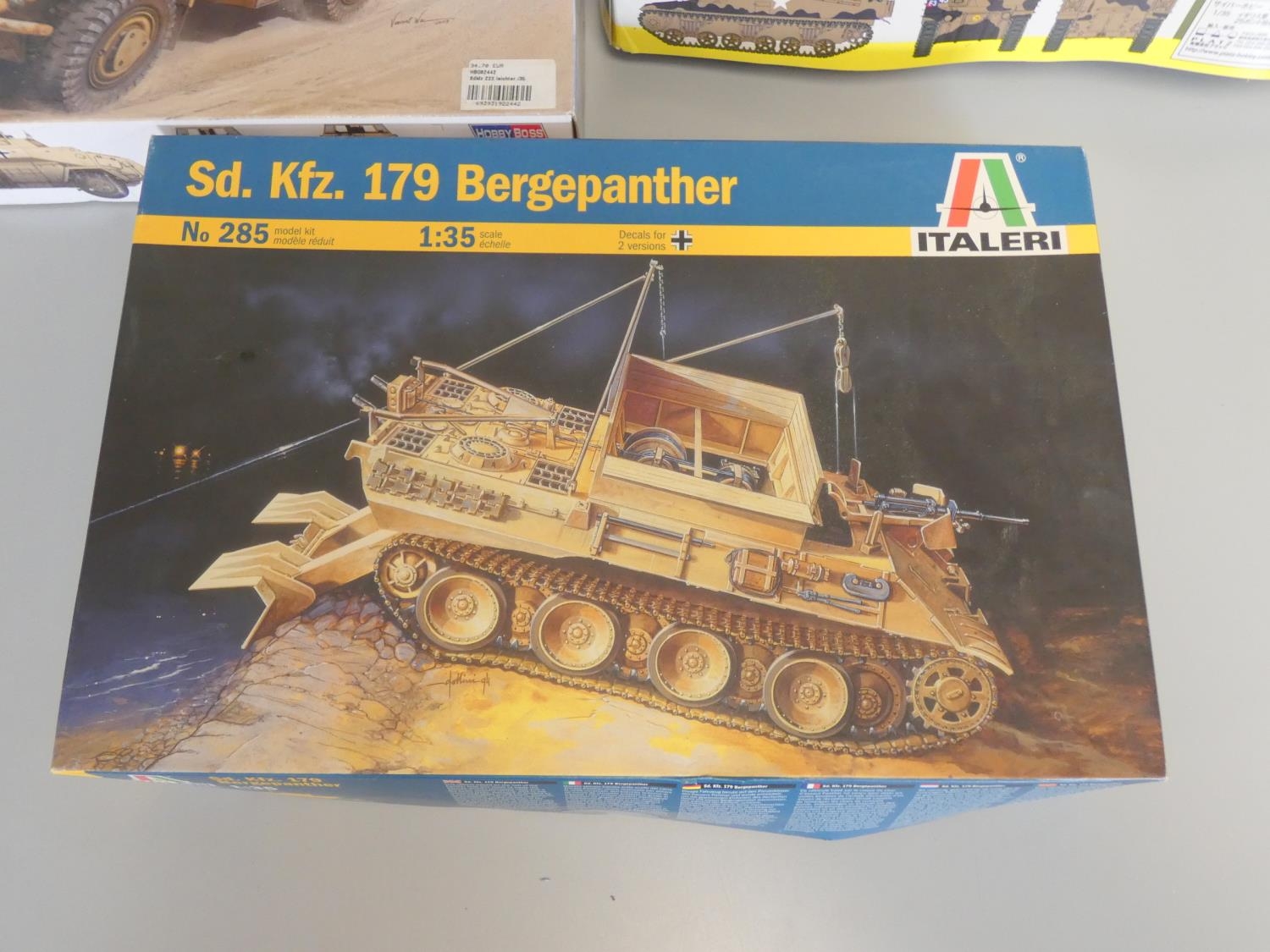 Five 1:35 scale boxed model construction kits to include a Trumpeter British Challenger 2 MBT 00345, - Image 2 of 7