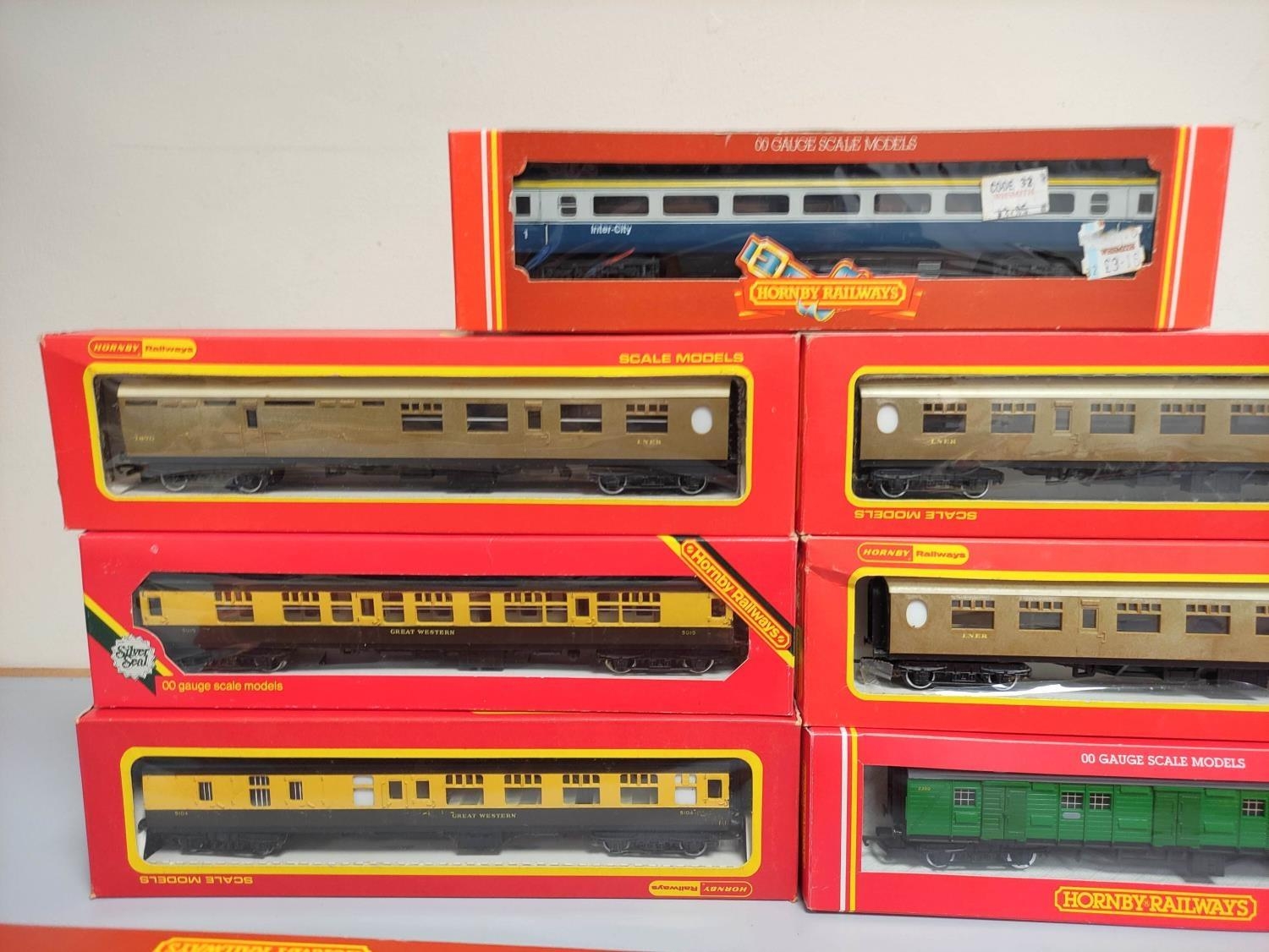 Hornby Railways. Eight boxed rolling stock carriages to include G.W.R Composite Coach With Seats - Image 2 of 5