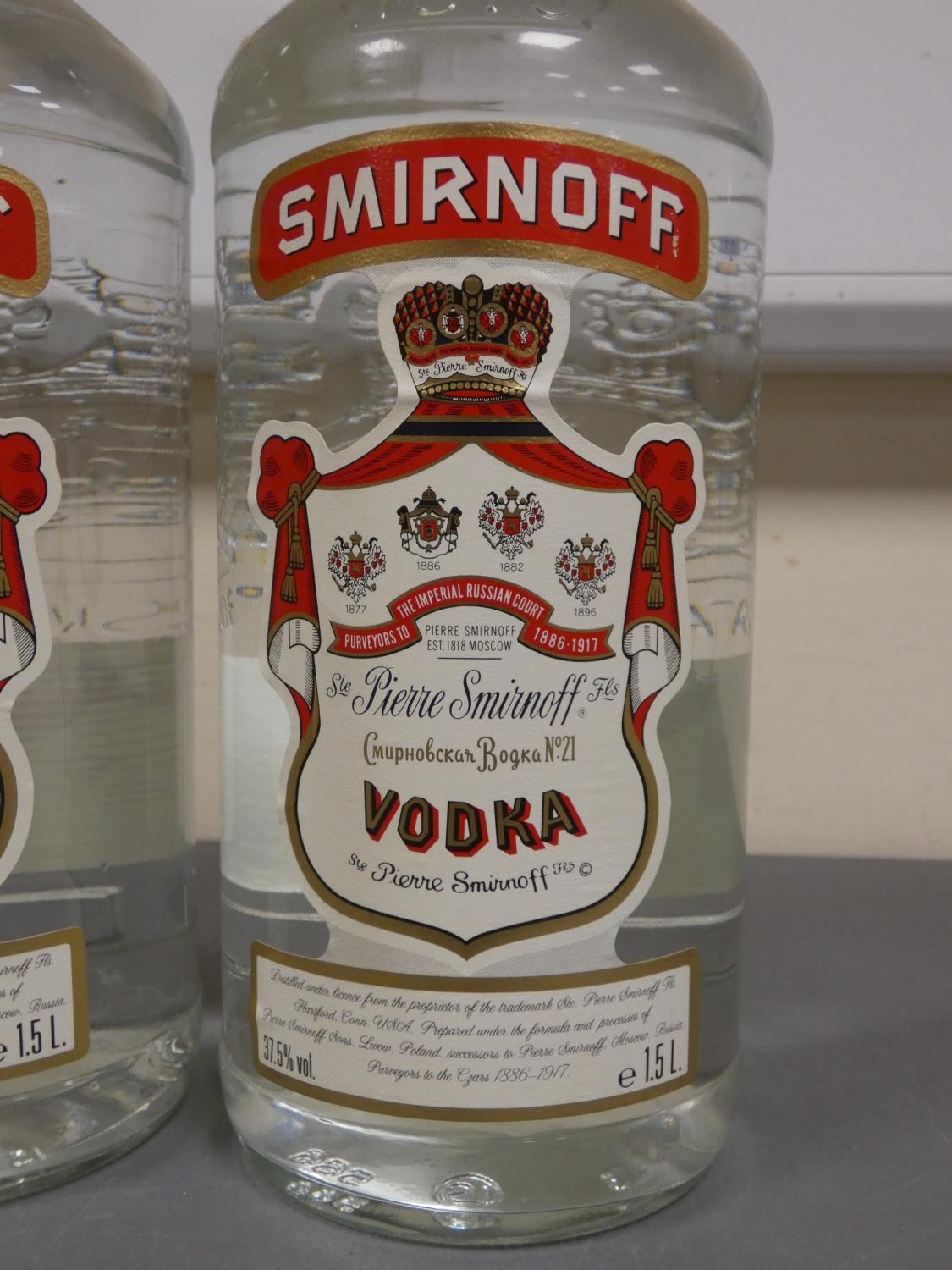 Two 1.5 Litre bottles of Smirnoff Vodka, 37.5% vol. (2) - Image 2 of 5