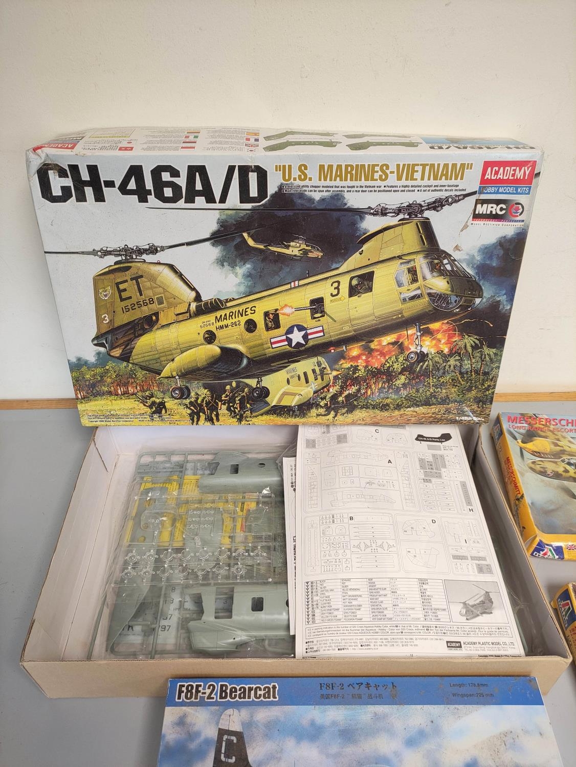 Group of boxed model construction kits to include a 1:48 scale Academy Hobby Model Kits CH-46A/D "US - Image 2 of 4