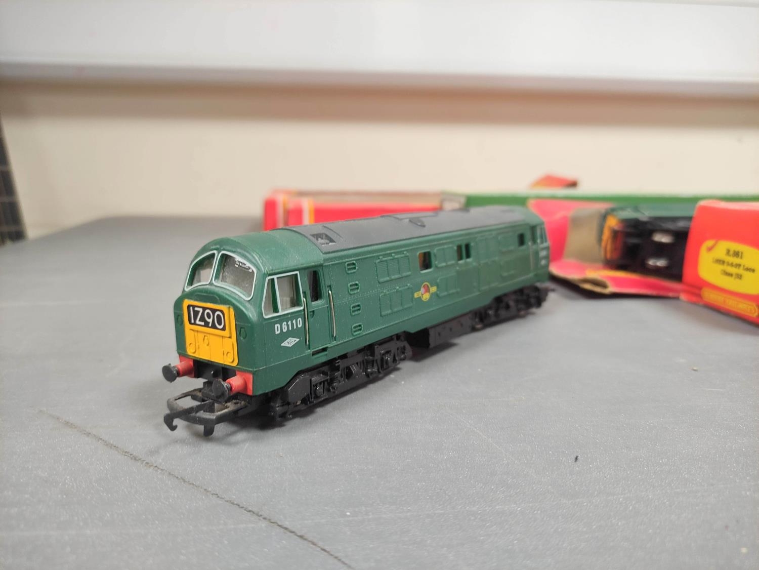 Hornby Railways. Rolling Stock and engines to include a Class 29 D6110 diesel loco in BR Green R080, - Image 5 of 5