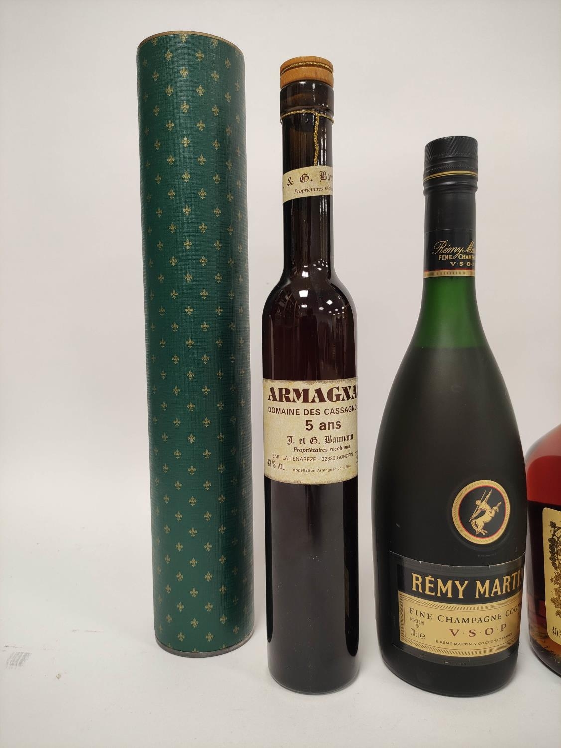 Hennessy very special cognac, 68cl, 40% vol, with Martell VS fine cognac, 70cl, 40% vol, Remy Martin - Image 5 of 5