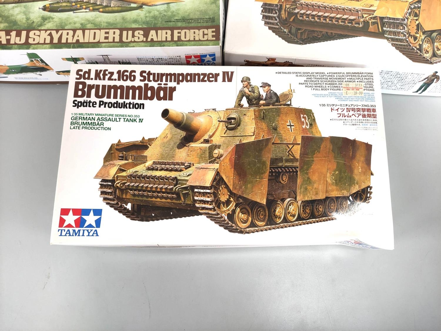 Tamiya. Group of 1:35 scale models to include British Army Chieftain Mk.5 No 68, SdKfz163 No 87, - Image 2 of 7