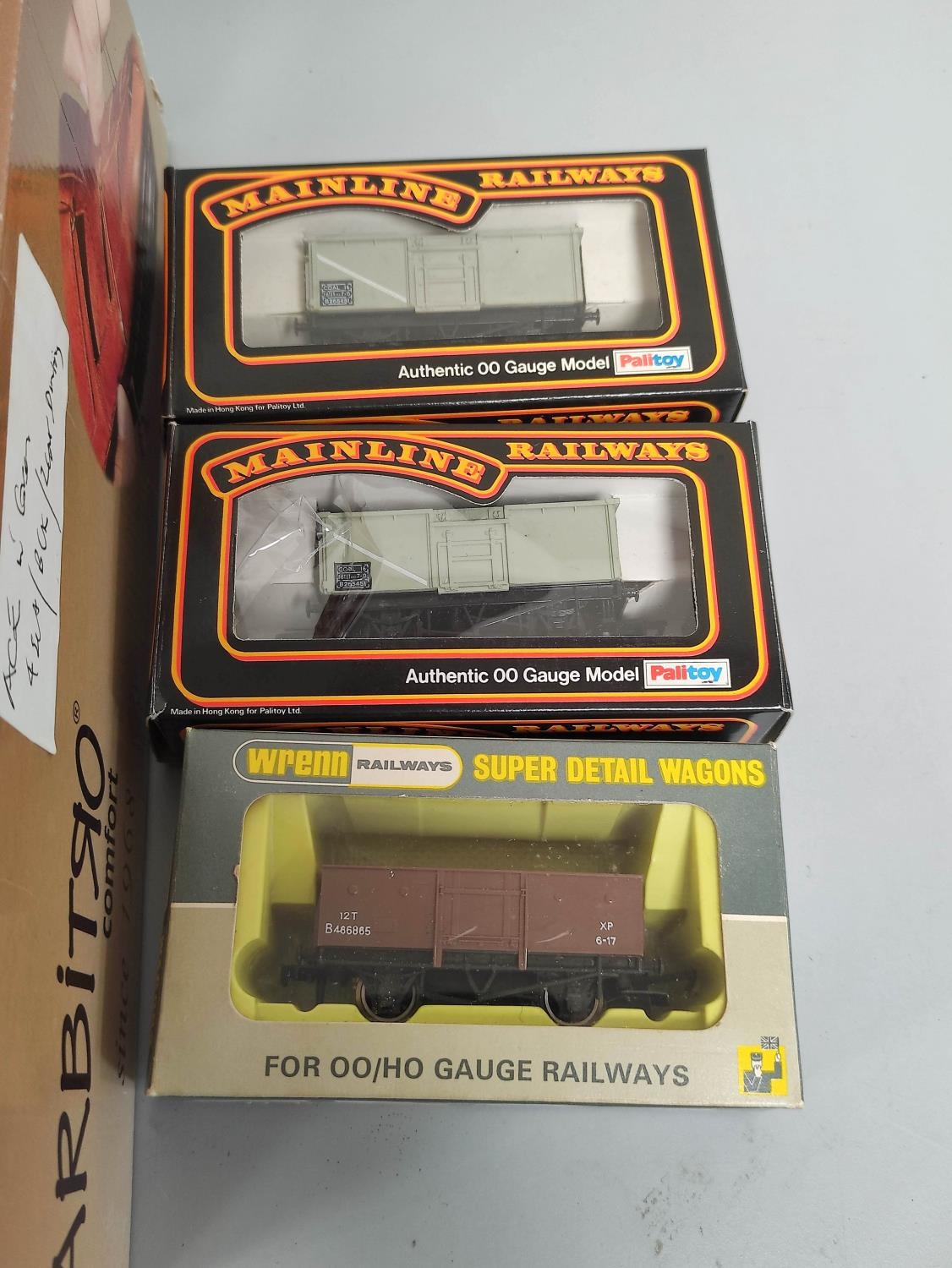 Box containing a collection of 00 gauge rolling stock to include Esso tankers, covered wagons and - Image 3 of 4