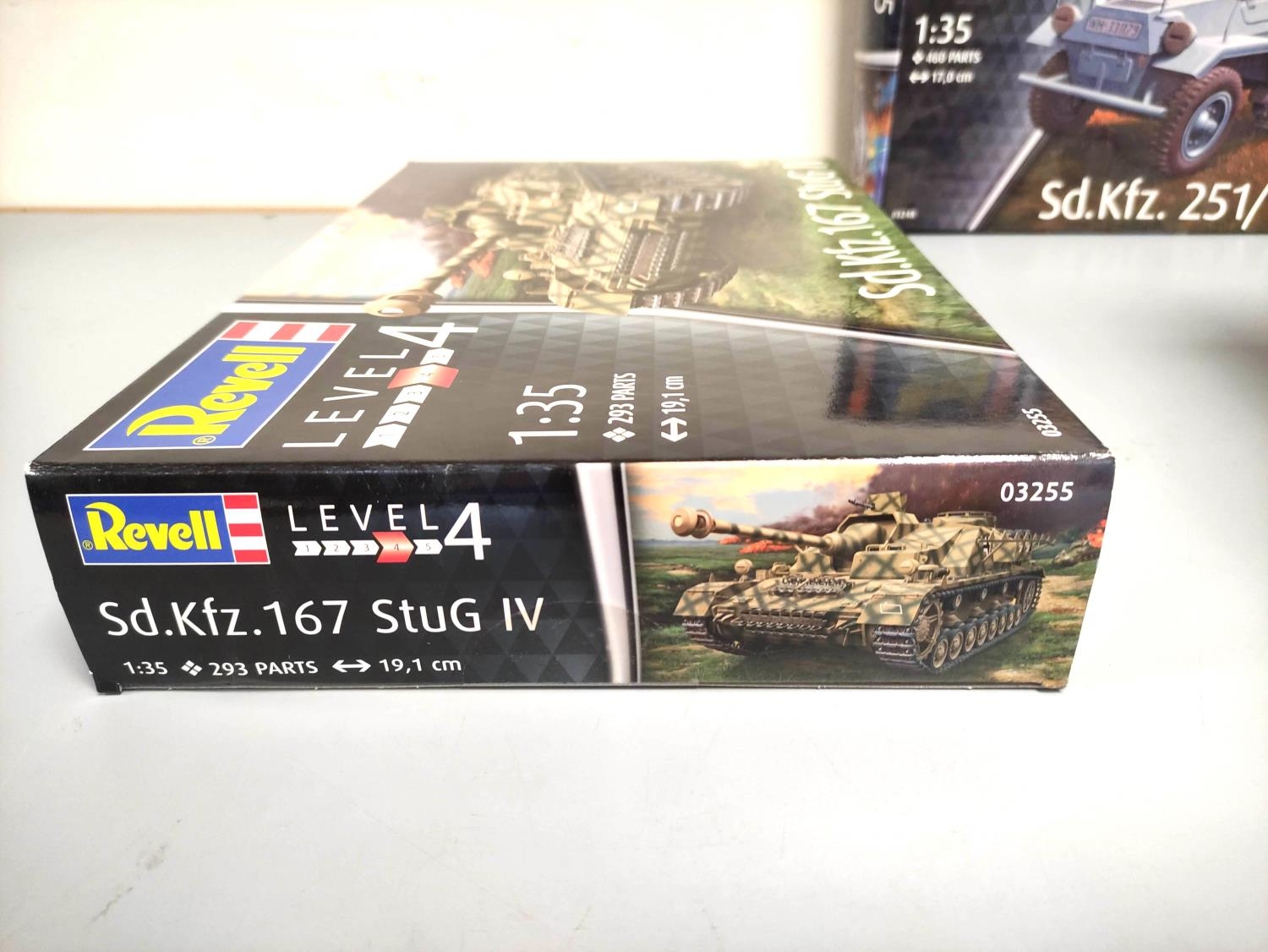 Six 1:35 scale boxed model construction kits to include a Revell Sd.Kfz.167 Stug IV 03255, a - Image 4 of 4