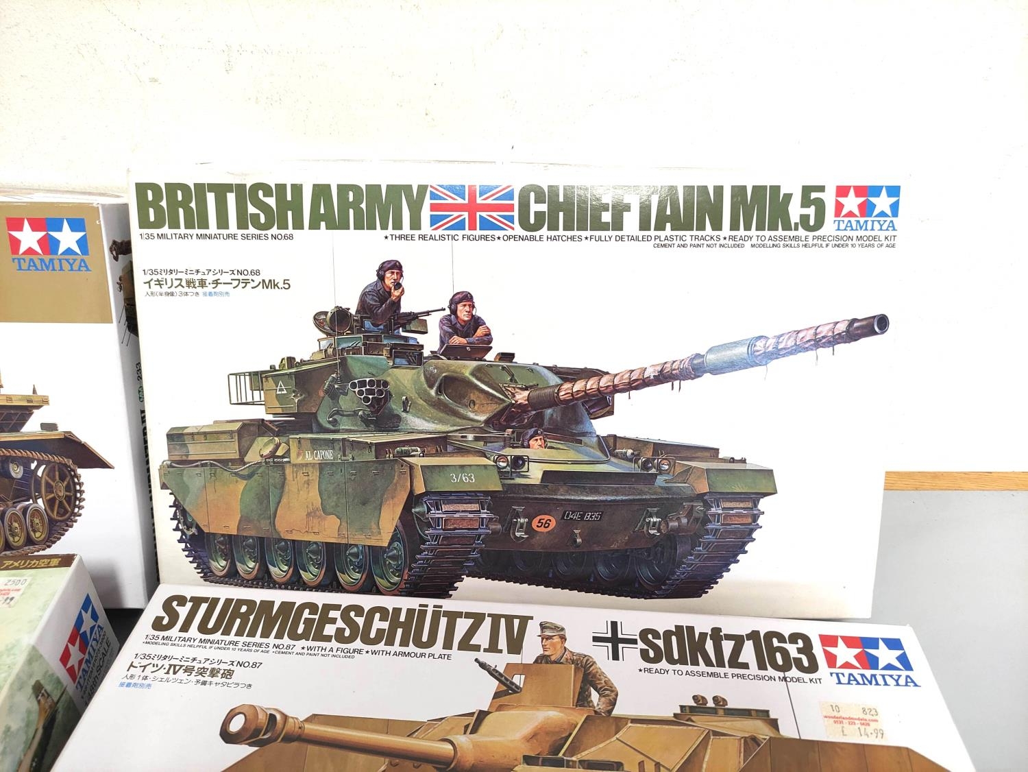 Tamiya. Group of 1:35 scale models to include British Army Chieftain Mk.5 No 68, SdKfz163 No 87, - Image 4 of 7