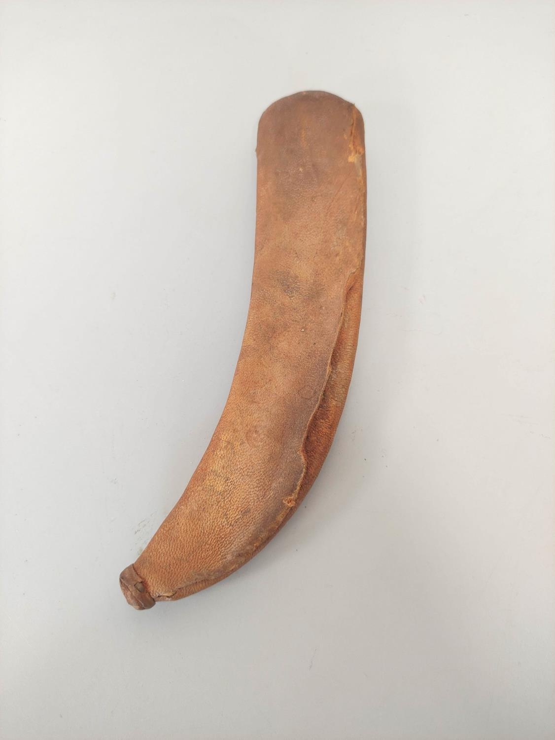 A Sudanese Beja dagger with sharply curving blade and characteristic X-form carved wooden handle - Image 7 of 7