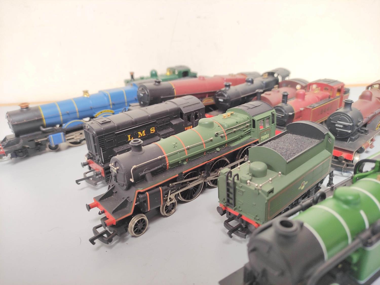 Group of 00 gauge locomotives and tenders to include examples by Lima, Airfix and Hornby. - Image 3 of 4