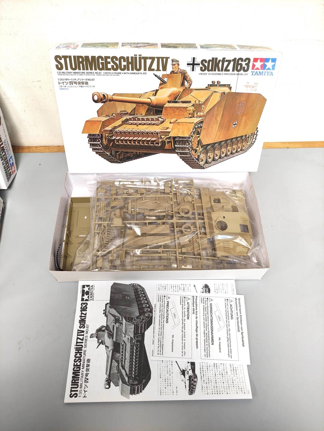 Tamiya. Group of 1:35 scale models to include British Army Chieftain Mk.5 No 68, SdKfz163 No 87, - Image 7 of 7