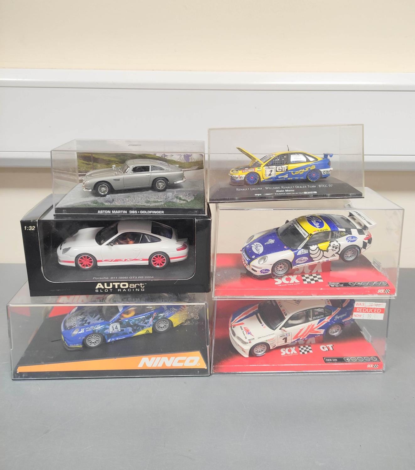 Collection of model racing cars to include a SCX Porsche 911 GT3 Cup 64680, Ninco Porsche 997 GT3 - Image 2 of 4