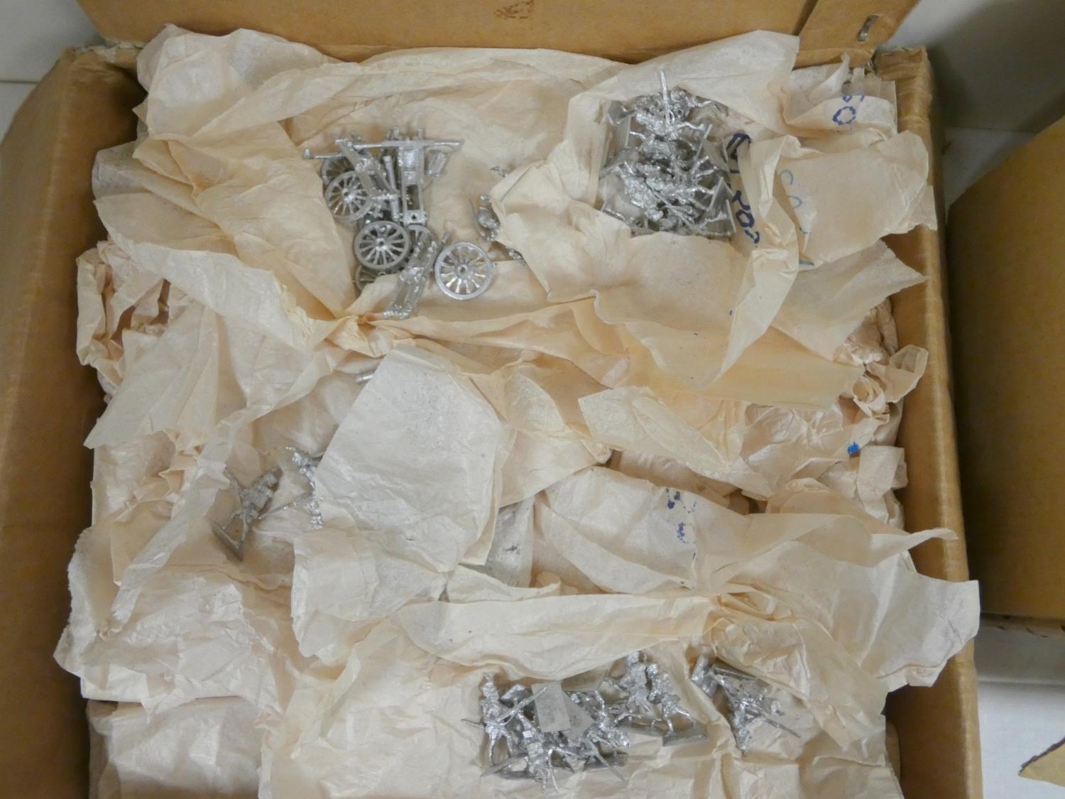 Two boxes containing a large collection of fine cast miniature lead soldiers relating to the - Image 2 of 6