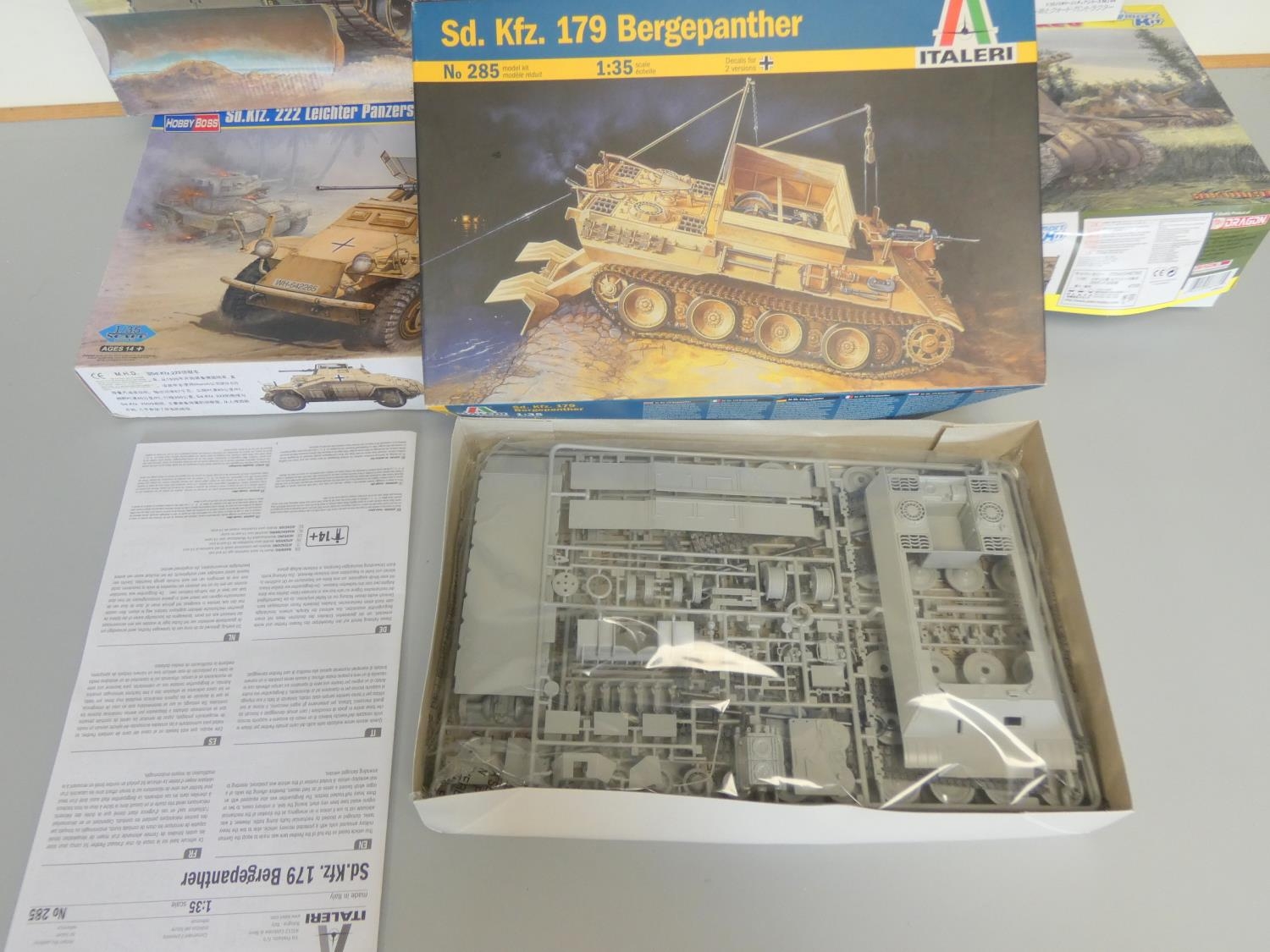 Five 1:35 scale boxed model construction kits to include a Trumpeter British Challenger 2 MBT 00345, - Image 3 of 7