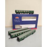 Bachmann Branchline. Boxed 00 gauge Class 411 4 Car EMU rolling stock set. 31-425