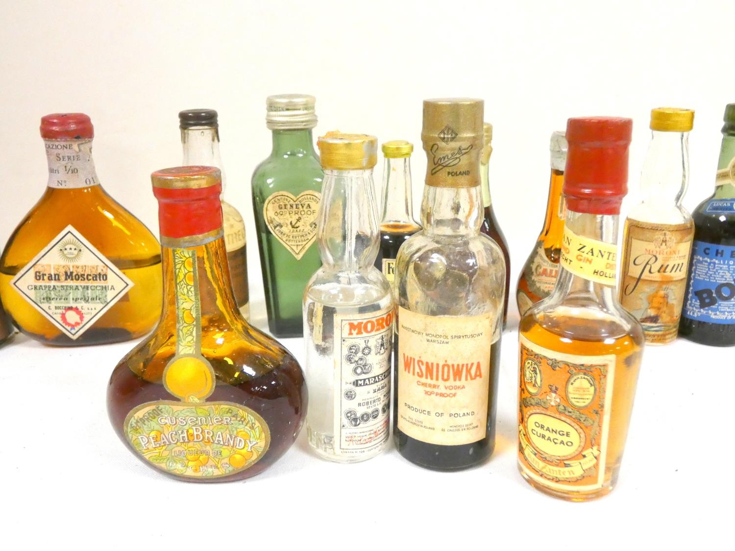 Large group on miniatures to include NORMANDIN Cognac, GUINNESS, Chianti, Mathers old rum and - Image 3 of 4