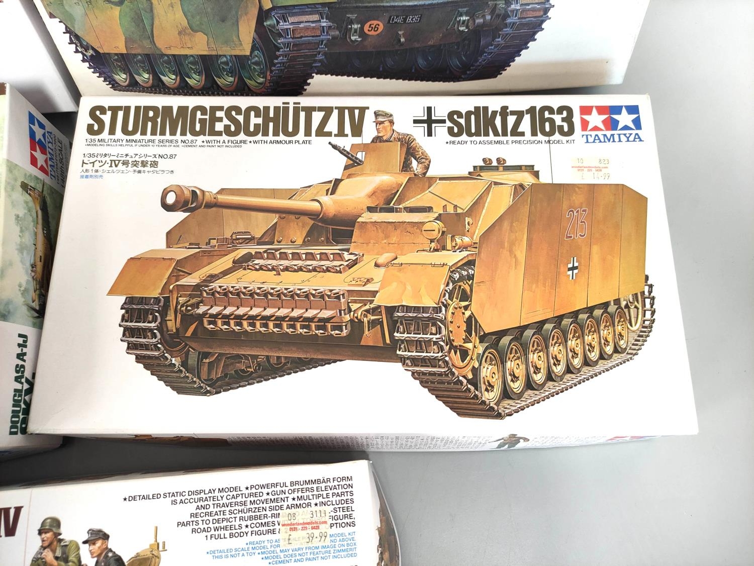 Tamiya. Group of 1:35 scale models to include British Army Chieftain Mk.5 No 68, SdKfz163 No 87, - Image 3 of 7