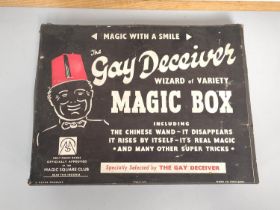 A boxed 'The Gay Deceiver' magic box set c1950-60s.