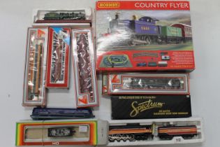 OO gauge model railways to include R1188 Country Flyer electric train set (partial set, lacks