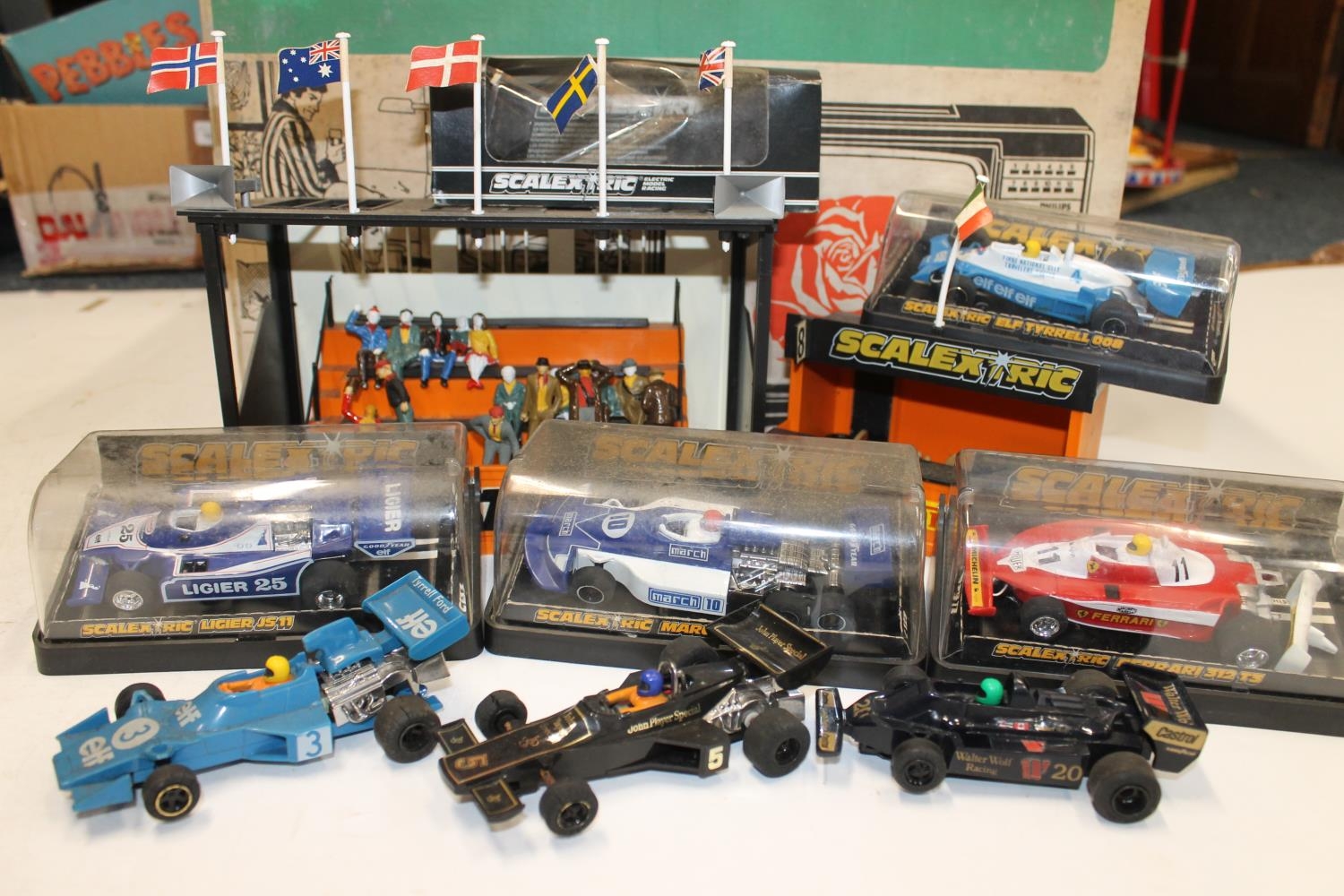 Scalextric Model Motor Racing items to include C135 ELF Tyrell 008, C137 Liguer JS11, C136 Ferrari