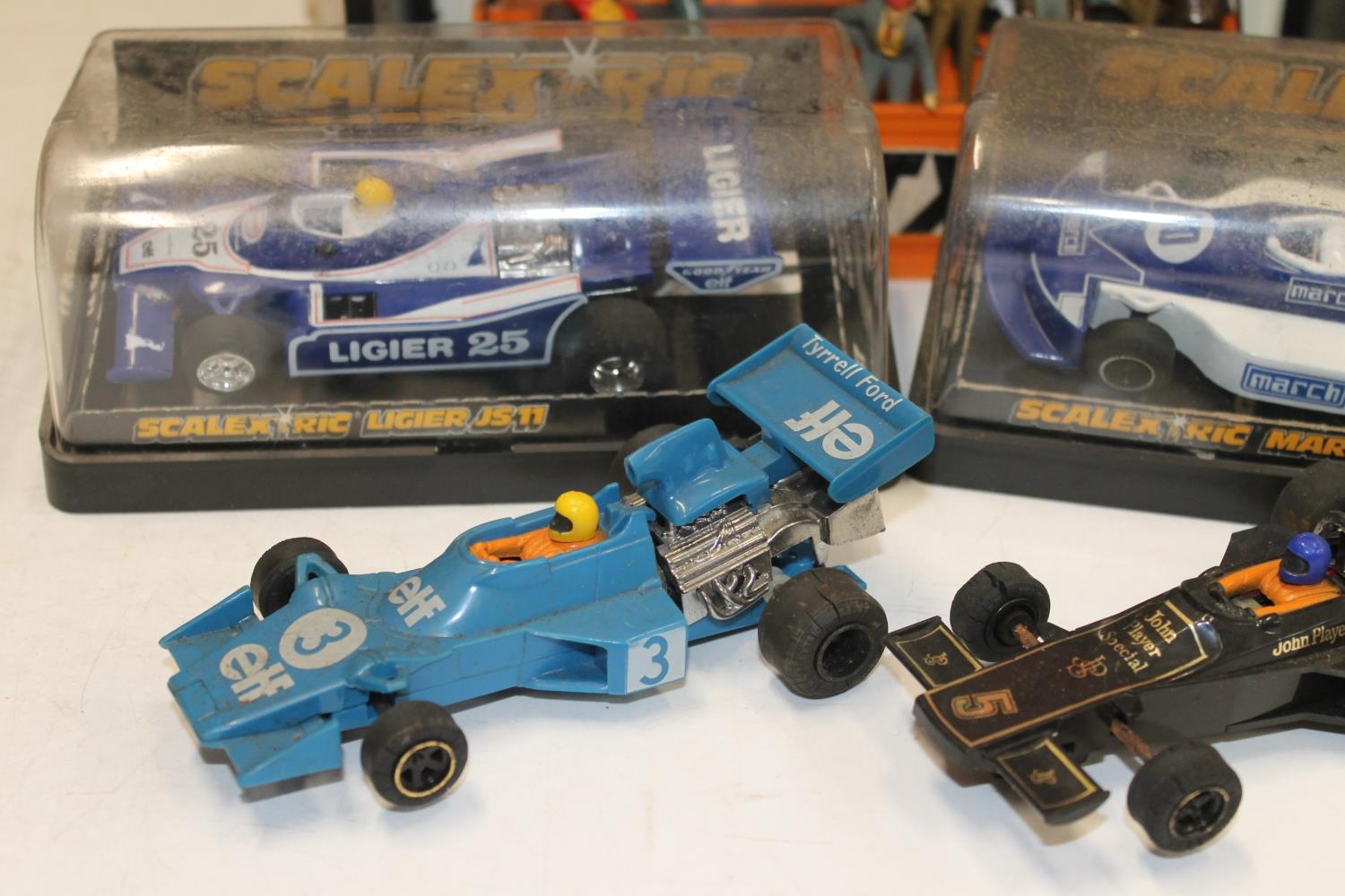 Scalextric Model Motor Racing items to include C135 ELF Tyrell 008, C137 Liguer JS11, C136 Ferrari - Image 3 of 5