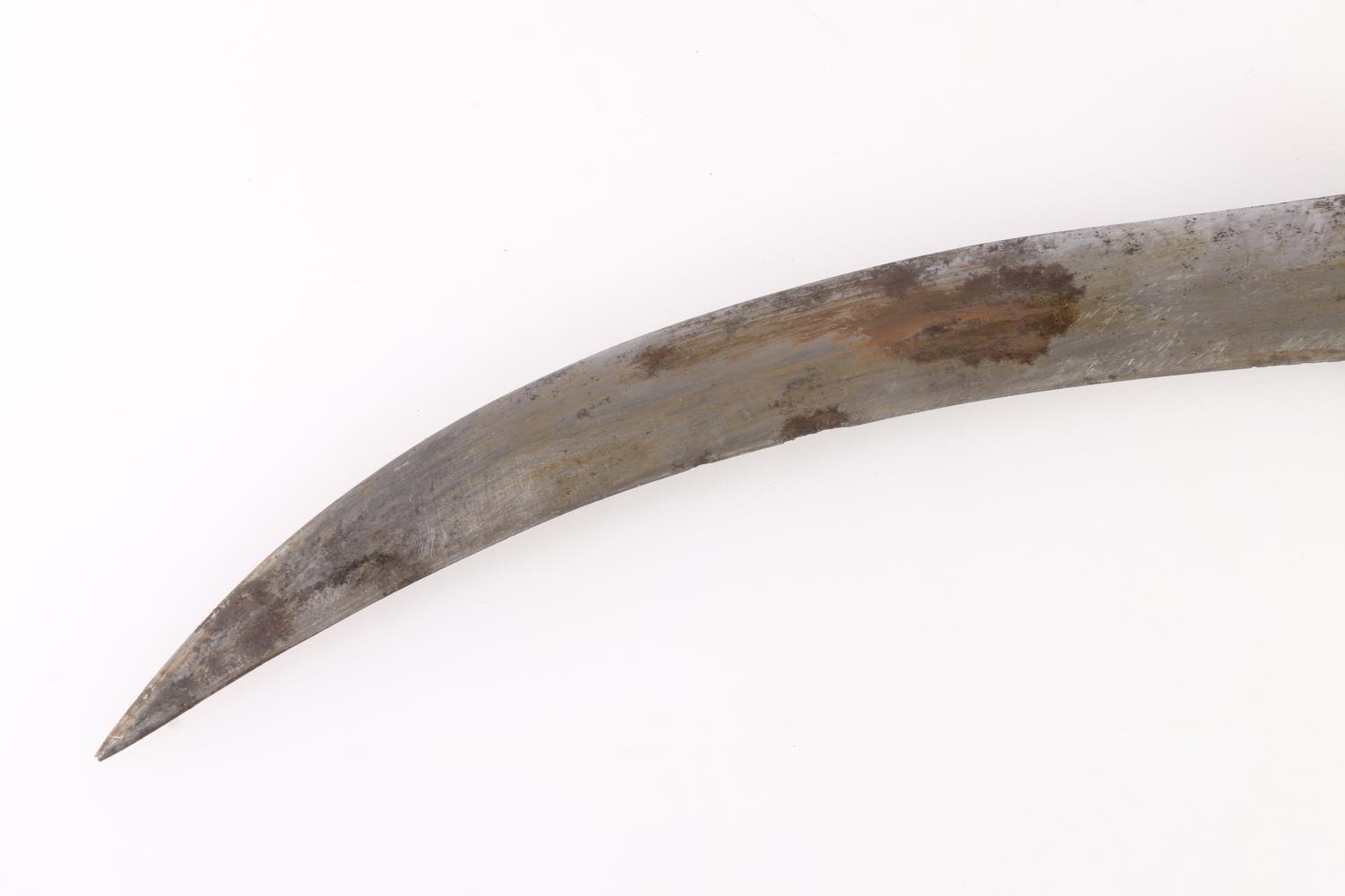 Indian Arabic jambiya dagger having curved 21cm long blade, horn handle, possibly Rhino horn, - Image 3 of 8