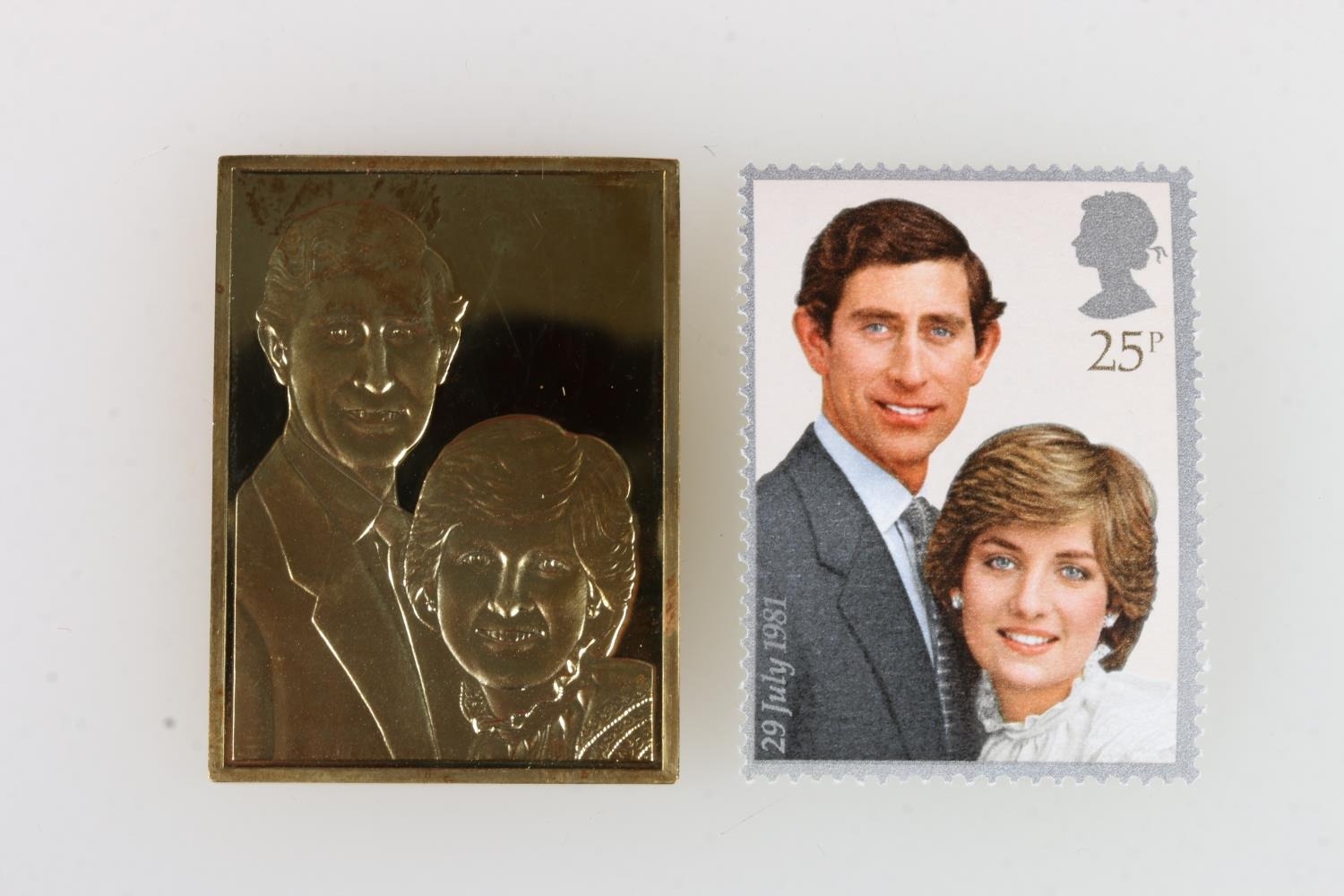 Hallmark Replicas Limited The Coronation Issue 18ct gold proof stamp ingot of Lord Snowdon's - Image 2 of 3