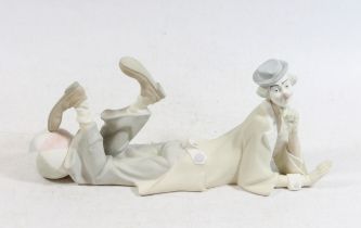 Lladro figurine of a clown with ball, model 4618, L37cm.