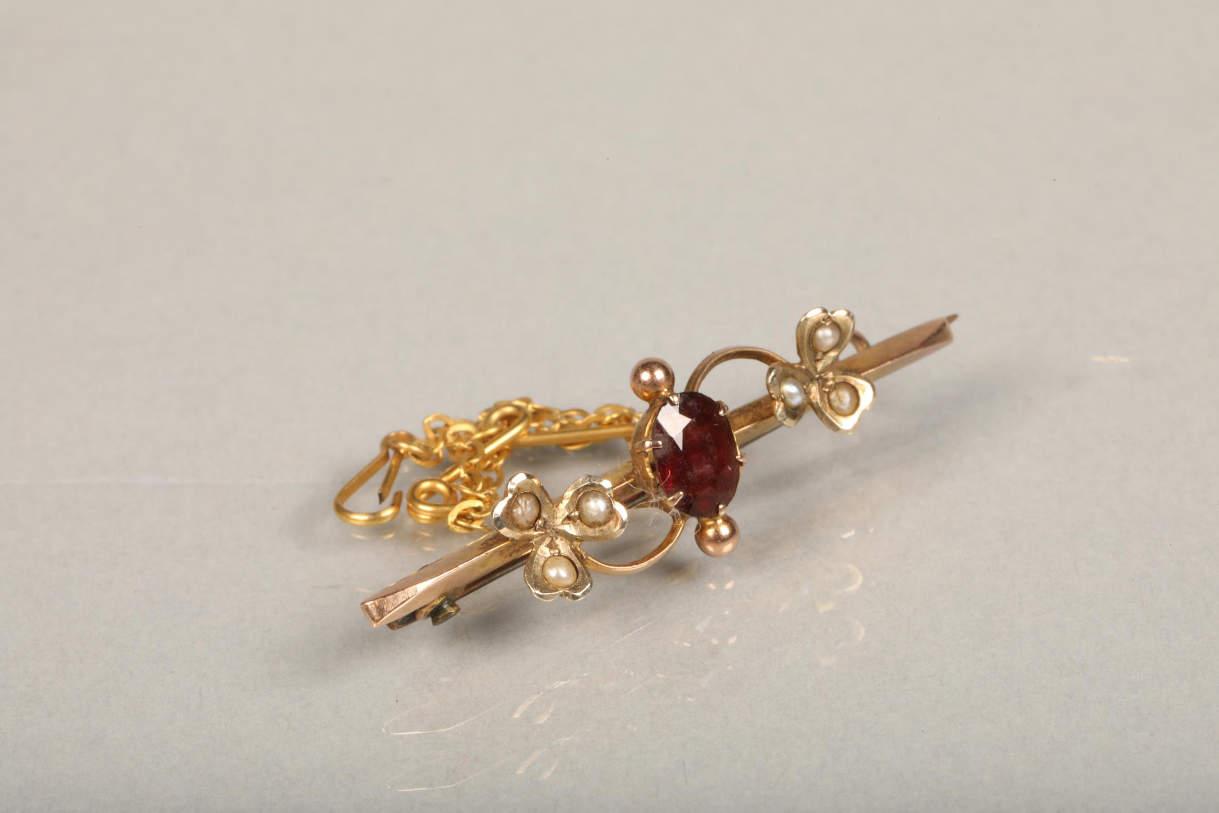 15ct gold amethyst and seed pearl bar brooch, 2.9g, a 9ct gold bar brooch 1.3g, 9ct gold bar - Image 2 of 3