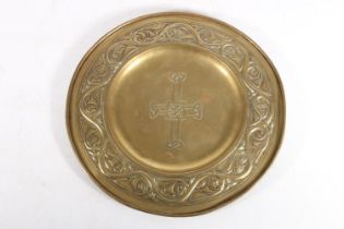 Alexander Ritchie for Iona, c1920s, an Art Nouveau brass alms plate embossed with central Celtic