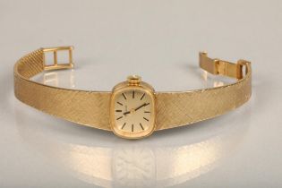 Ladies Bulova wristwatch having 17 jewel movement on 9ct gold textured link bracelet, 20.8g