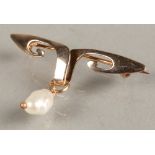 Murrle Bennett 9ct yellow gold bar brooch with pearl, 2.3 grams.