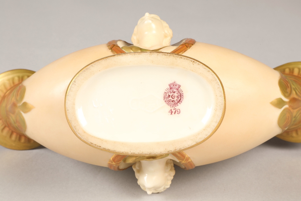 Royal Worcester double ended flower basket with oval relief mask panels in the classical style, 19cm - Image 5 of 7