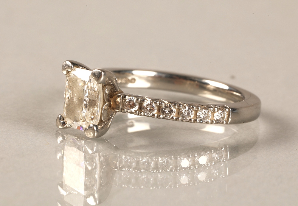 Ladies platinum 0.75 carat diamond solitaire ring with diamond shoulders, ring size K/L. - Image 2 of 6