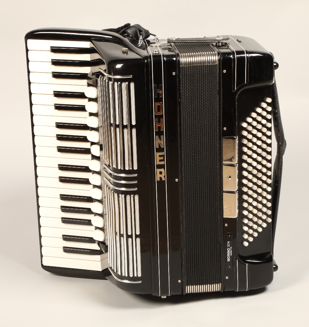 Hohner Morino 374 Musette Accordian, Made in Germany, in Hohner case - Bild 2 aus 2