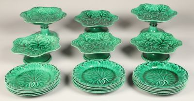 Twenty one piece Wedgwood lustre fruit set, comprising of six cabbage leaf comports and fifteen
