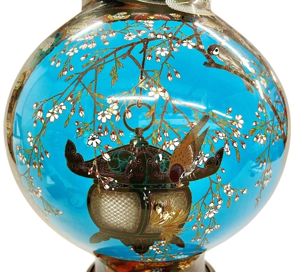 Magnificent Japanese cloisonne vase and cover, the bulbous body decorated with three panels - Image 4 of 12