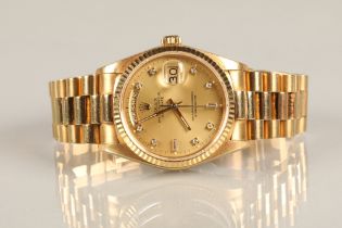 Rolex Oyster Perpetual Day-Date 18k gold Gentleman's wrist watch. Gold coloured dial with Diamond