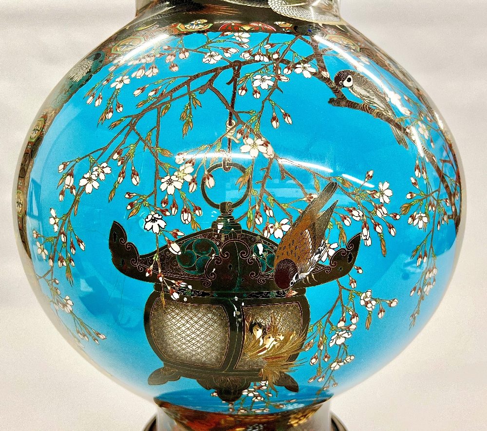 Magnificent Japanese cloisonne vase and cover, the bulbous body decorated with three panels - Image 8 of 12